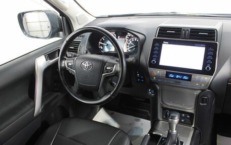 Toyota Land Cruiser Prado 150 рестайлинг 2, 2021 год, 6 500 000 рублей, 18 фотография