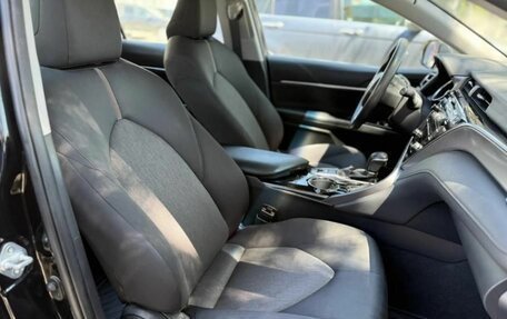 Toyota Camry, 2019 год, 2 370 000 рублей, 17 фотография