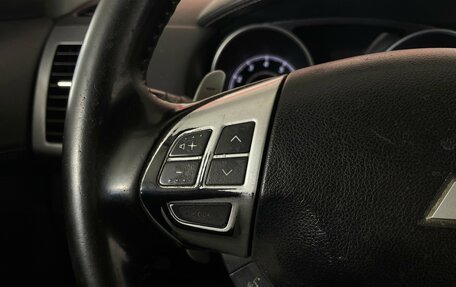 Mitsubishi Outlander III рестайлинг 3, 2010 год, 1 037 000 рублей, 14 фотография