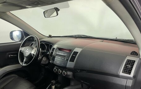 Mitsubishi Outlander III рестайлинг 3, 2010 год, 1 037 000 рублей, 10 фотография