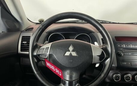 Mitsubishi Outlander III рестайлинг 3, 2010 год, 1 037 000 рублей, 12 фотография