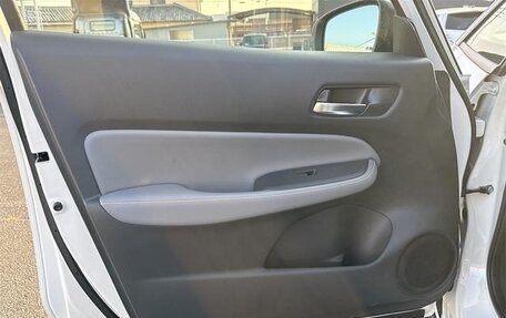 Honda Fit, 2023 год, 880 333 рублей, 31 фотография