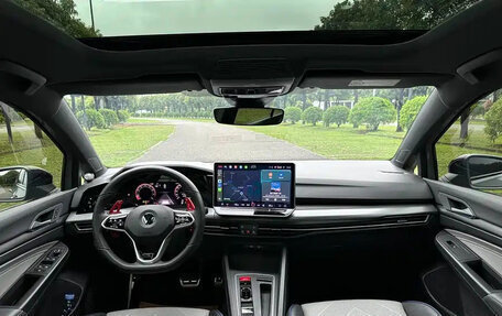 Volkswagen Golf VIII, 2025 год, 2 413 000 рублей, 12 фотография