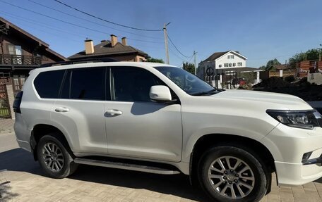 Toyota Land Cruiser Prado 150 рестайлинг 2, 2019 год, 5 900 000 рублей, 2 фотография