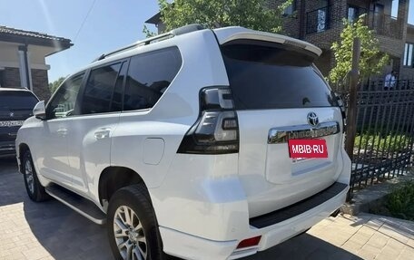 Toyota Land Cruiser Prado 150 рестайлинг 2, 2019 год, 5 900 000 рублей, 3 фотография