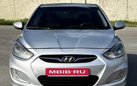 Hyundai Solaris II рестайлинг, 2012 год, 730 000 рублей, 2 фотография