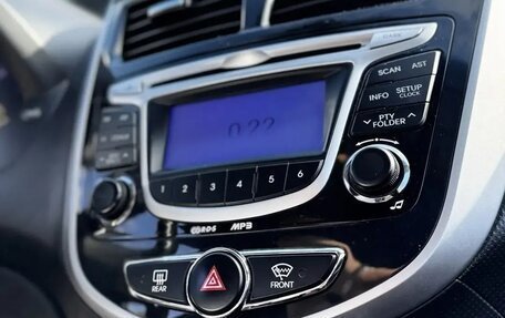 Hyundai Solaris II рестайлинг, 2012 год, 730 000 рублей, 21 фотография