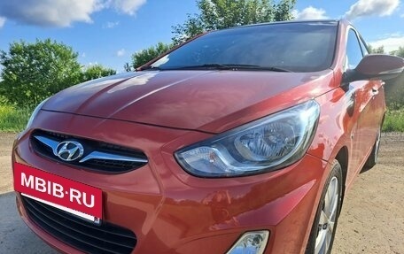 Hyundai Solaris II рестайлинг, 2012 год, 950 000 рублей, 3 фотография
