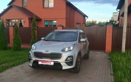 KIA Sportage IV рестайлинг, 2020 год, 2 430 000 рублей, 1 фотография