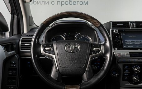 Toyota Land Cruiser Prado 150 рестайлинг 2, 2017 год, 5 990 000 рублей, 21 фотография