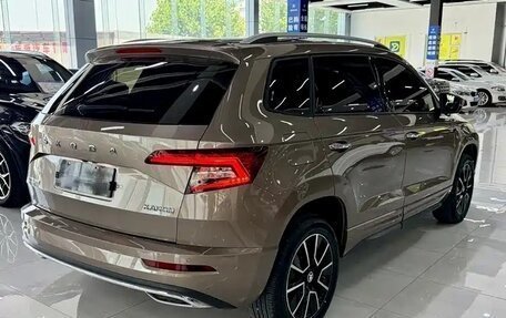 Skoda Karoq I, 2023 год, 2 112 000 рублей, 4 фотография