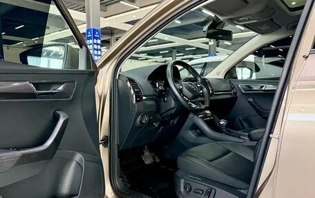 Skoda Karoq I, 2023 год, 2 112 000 рублей, 7 фотография