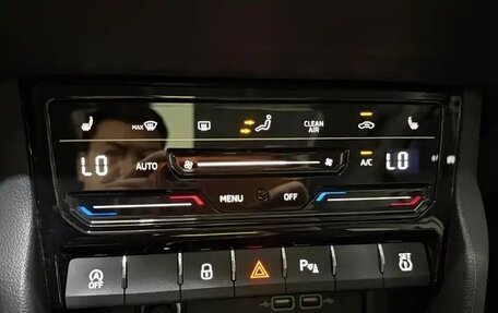 Skoda Karoq I, 2023 год, 2 112 000 рублей, 12 фотография