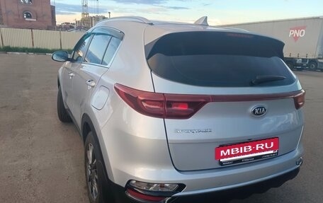 KIA Sportage IV рестайлинг, 2020 год, 2 430 000 рублей, 9 фотография