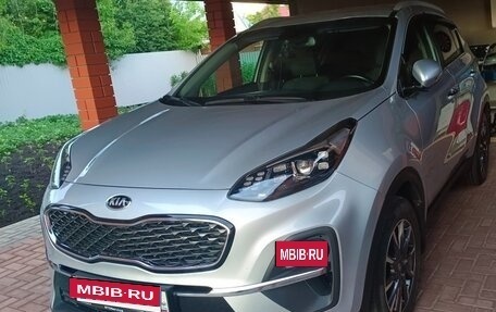 KIA Sportage IV рестайлинг, 2020 год, 2 430 000 рублей, 16 фотография