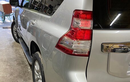Toyota Land Cruiser Prado 150 рестайлинг 2, 2014 год, 3 000 000 рублей, 3 фотография