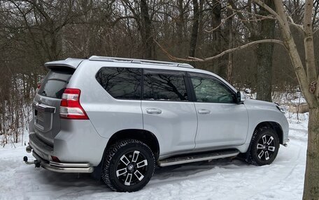 Toyota Land Cruiser Prado 150 рестайлинг 2, 2014 год, 3 000 000 рублей, 11 фотография