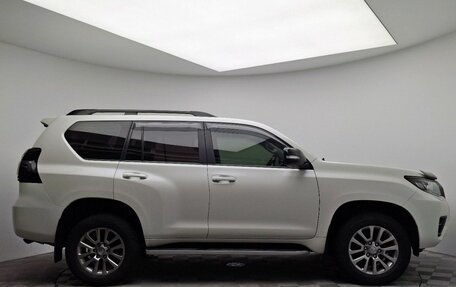Toyota Land Cruiser Prado 150 рестайлинг 2, 2020 год, 5 450 000 рублей, 8 фотография
