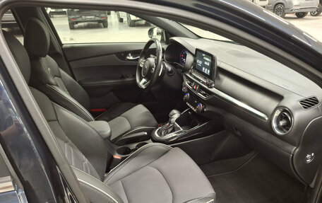 KIA Cerato IV, 2021 год, 2 350 000 рублей, 13 фотография