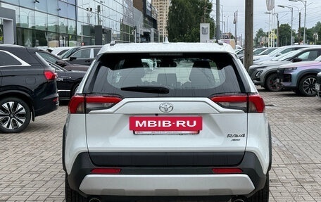 Toyota RAV4, 2024 год, 3 899 000 рублей, 5 фотография