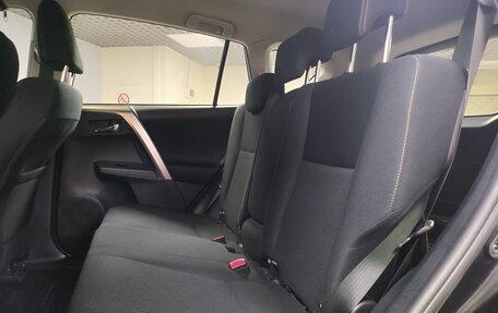 Toyota RAV4, 2015 год, 2 199 000 рублей, 11 фотография