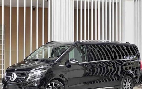 Mercedes-Benz V-Класс, 2024 год, 7 373 000 рублей, 1 фотография
