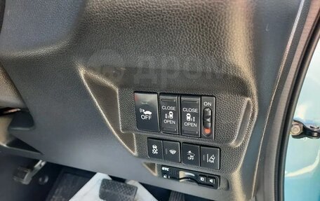 Honda Freed II, 2017 год, 1 450 000 рублей, 7 фотография