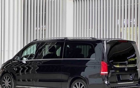 Mercedes-Benz V-Класс, 2024 год, 7 373 000 рублей, 4 фотография