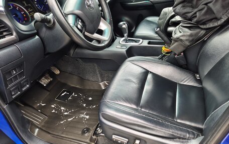 Toyota Hilux VIII, 2015 год, 3 150 000 рублей, 10 фотография