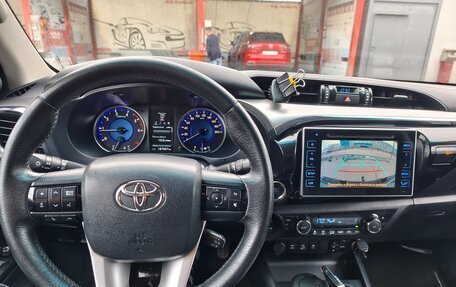 Toyota Hilux VIII, 2015 год, 3 150 000 рублей, 11 фотография