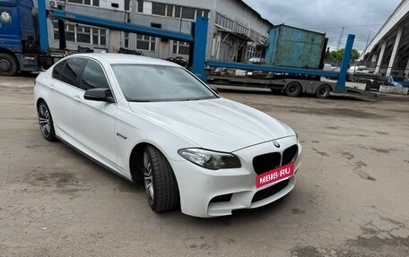 BMW 5 серия, 2015 год, 1 950 000 рублей, 3 фотография