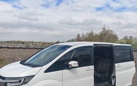 Honda Stepwgn IV, 2021 год, 2 060 000 рублей, 1 фотография
