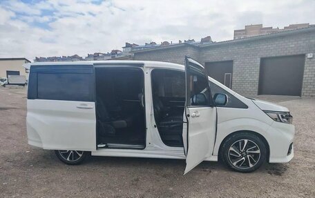 Honda Stepwgn IV, 2021 год, 2 060 000 рублей, 4 фотография