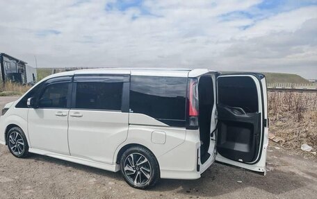 Honda Stepwgn IV, 2021 год, 2 060 000 рублей, 8 фотография