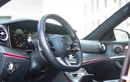Mercedes-Benz E-Класс, 2022 год, 5 500 000 рублей, 13 фотография