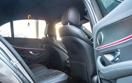 Mercedes-Benz E-Класс, 2022 год, 5 500 000 рублей, 22 фотография