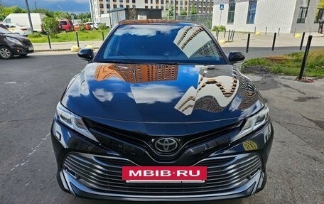 Toyota Camry, 2019 год, 2 650 000 рублей, 2 фотография