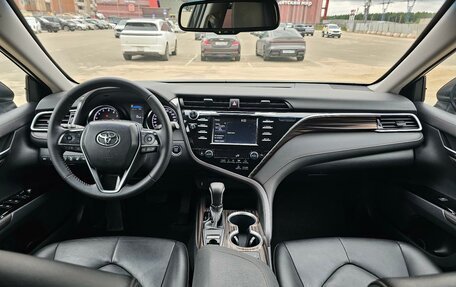 Toyota Camry, 2019 год, 2 650 000 рублей, 18 фотография