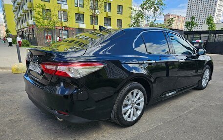 Toyota Camry, 2019 год, 2 650 000 рублей, 10 фотография
