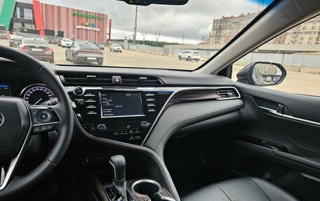 Toyota Camry, 2019 год, 2 650 000 рублей, 22 фотография