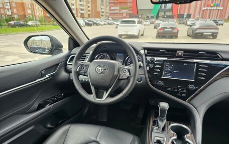 Toyota Camry, 2019 год, 2 650 000 рублей, 21 фотография