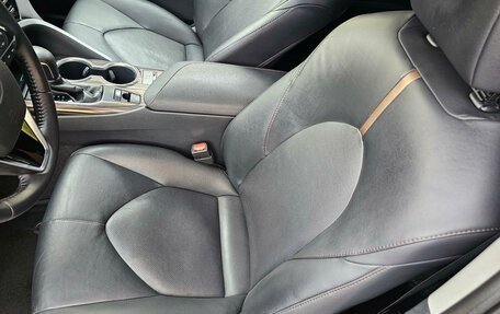 Toyota Camry, 2019 год, 2 650 000 рублей, 28 фотография
