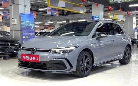 Volkswagen Golf VIII, 2023 год, 2 150 000 рублей, 2 фотография