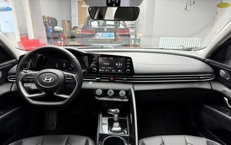 Hyundai Elantra, 2023 год, 1 305 000 рублей, 10 фотография