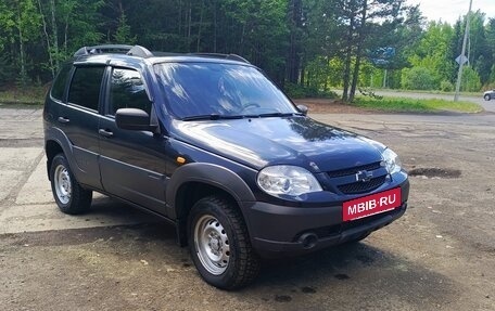 Chevrolet Niva I рестайлинг, 2012 год, 575 000 рублей, 2 фотография