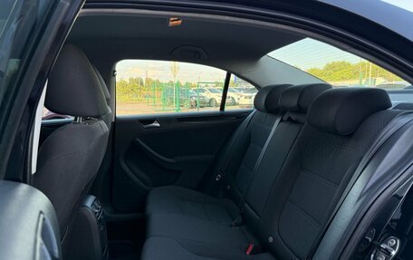 Volkswagen Jetta VI, 2011 год, 1 299 000 рублей, 12 фотография