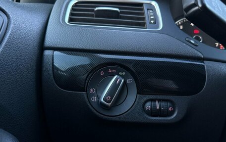 Volkswagen Jetta VI, 2011 год, 1 299 000 рублей, 17 фотография