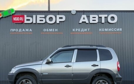 Chevrolet Niva I рестайлинг, 2011 год, 595 000 рублей, 4 фотография