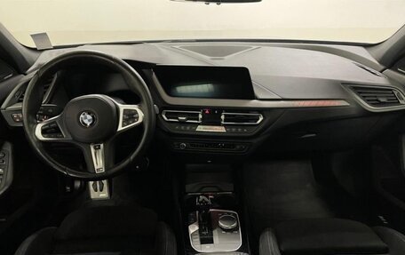 BMW 1 серия, 2019 год, 2 790 000 рублей, 18 фотография