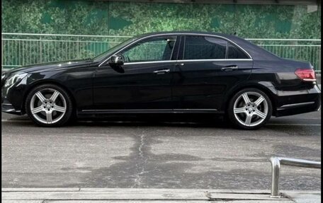 Mercedes-Benz E-Класс, 2013 год, 1 800 000 рублей, 3 фотография